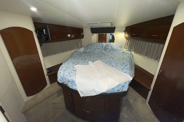 36ft Carver Yacht For Sale