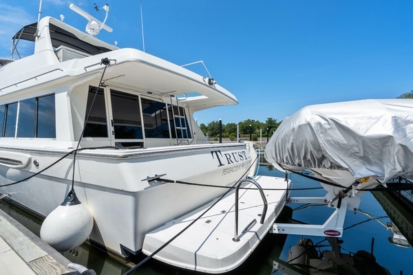 Meridian 490 Pilothouse Yacht For Sale
