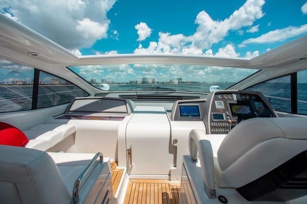 56ft Pershing Yacht For Sale