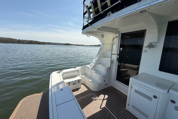 2007 Silverton 37
