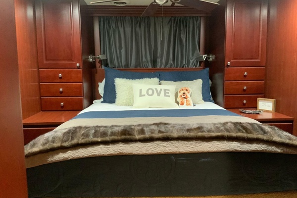 64ft Skipperliner Yacht For Sale