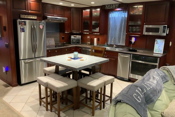 64ft Skipperliner Yacht For Sale
