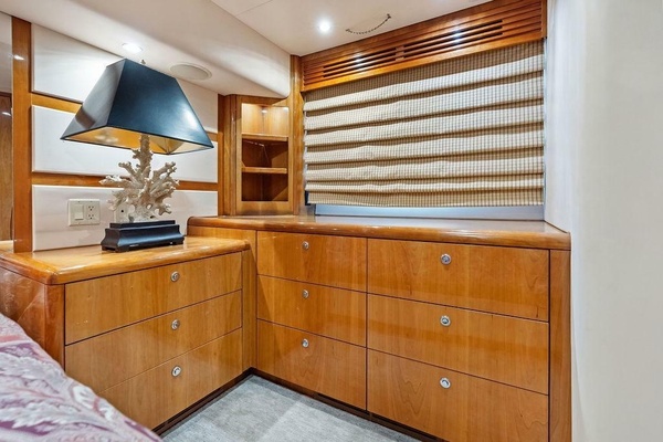68ft Hatteras Yacht For Sale