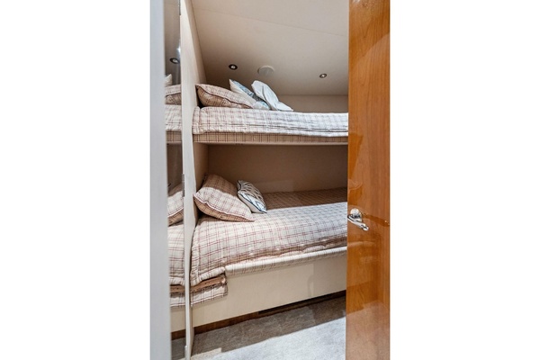 68ft Hatteras Yacht For Sale