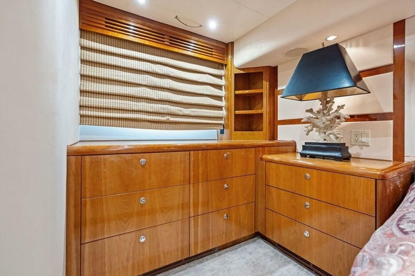 68ft Hatteras Yacht For Sale