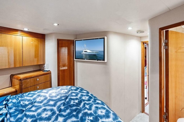 68ft Hatteras Yacht For Sale