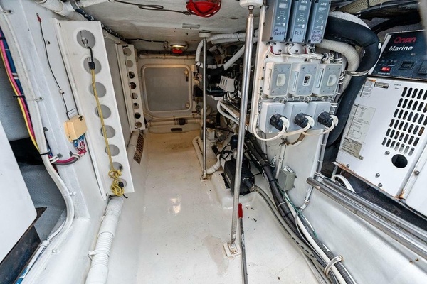 68ft Hatteras Yacht For Sale