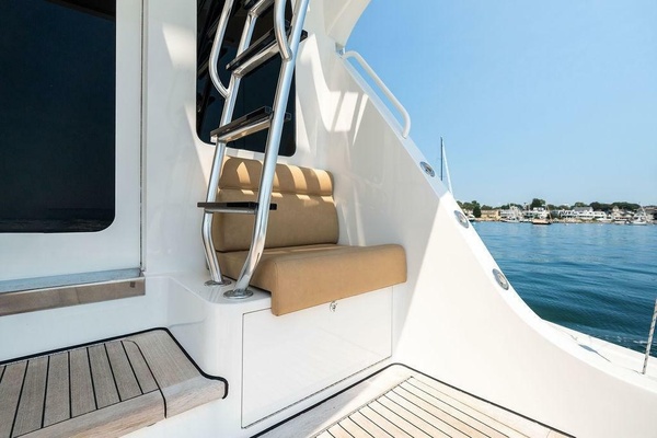 68ft Hatteras Yacht For Sale