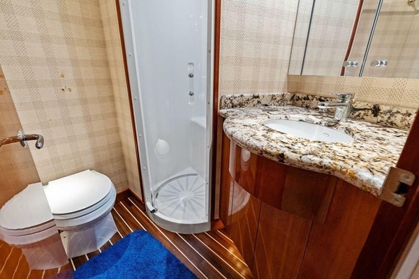 68ft Hatteras Yacht For Sale