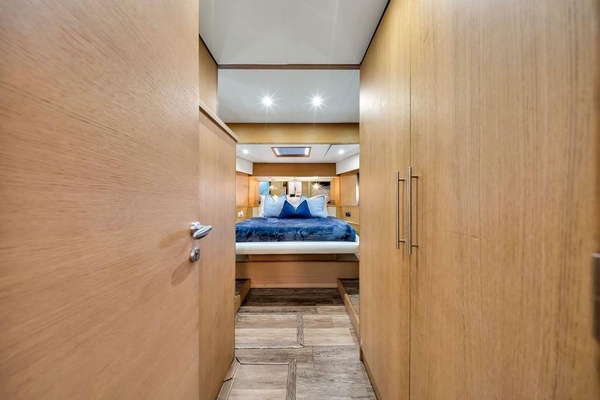 Therapy 75ft Aicon Yacht For Sale