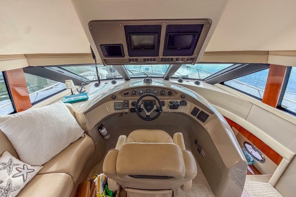 56ft Carver Yacht For Sale