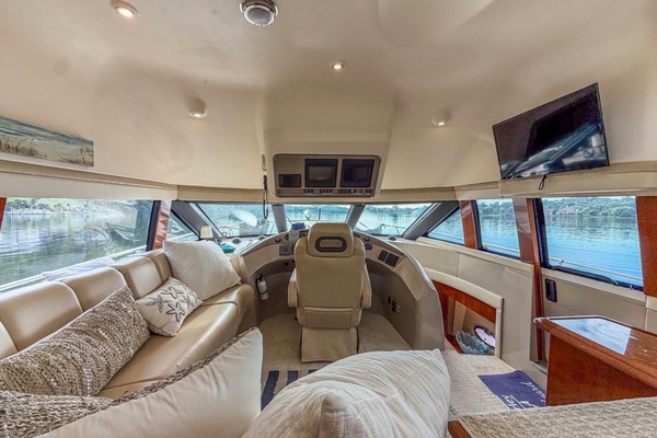 56ft Carver Yacht For Sale