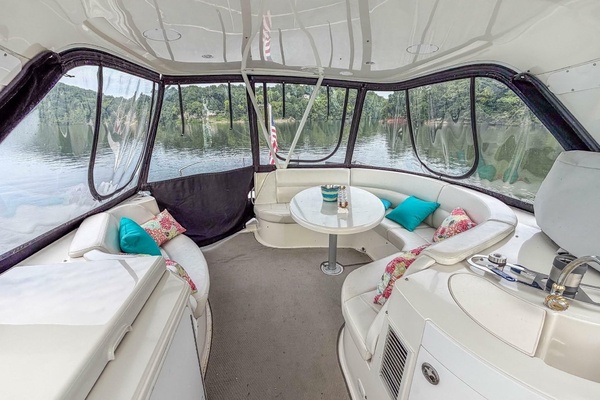 56ft Carver Yacht For Sale