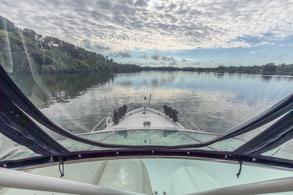 56ft Carver Yacht For Sale