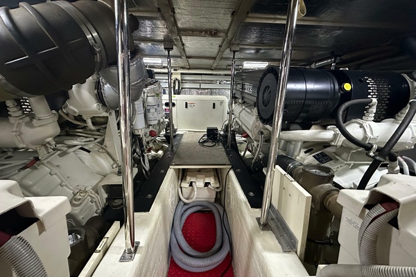 56ft Carver Yacht For Sale