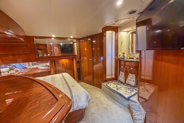 56ft Carver Yacht For Sale