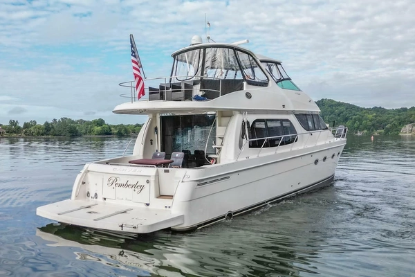 2005 Carver 56