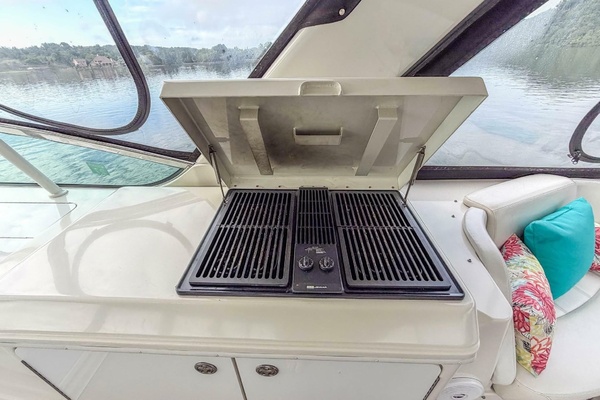 56ft Carver Yacht For Sale
