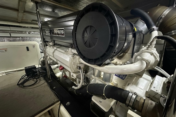 56ft Carver Yacht For Sale