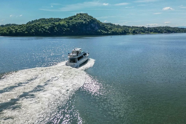 WITCHY WOMAN 57ft Carver Yacht For Sale