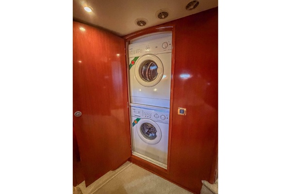 WITCHY WOMAN 57ft Carver Yacht For Sale