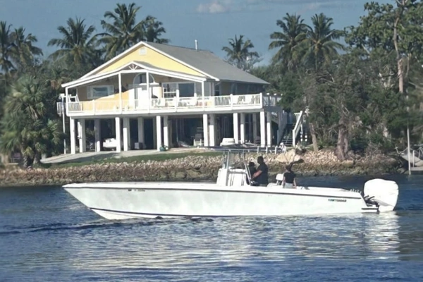 2005 Contender 36