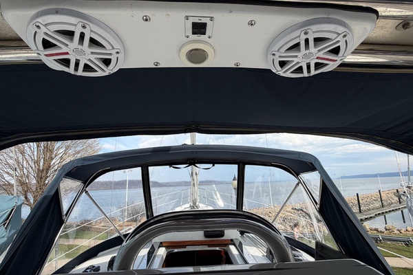 NAUTI CAT 38ft Hunter Yacht For Sale