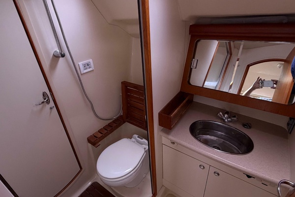 NAUTI CAT 38ft Hunter Yacht For Sale