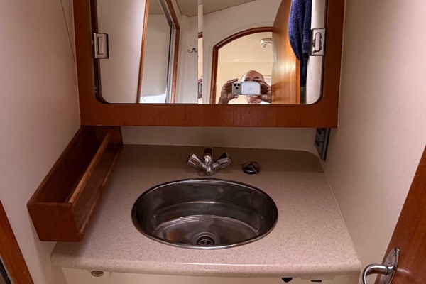 NAUTI CAT 38ft Hunter Yacht For Sale