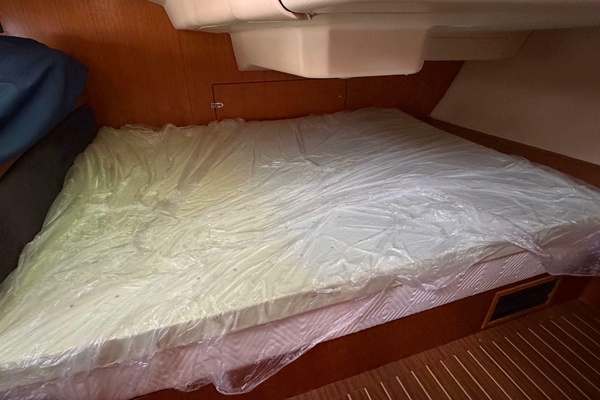 NAUTI CAT 38ft Hunter Yacht For Sale