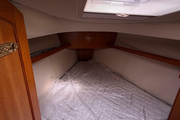 NAUTI CAT 38ft Hunter Yacht For Sale
