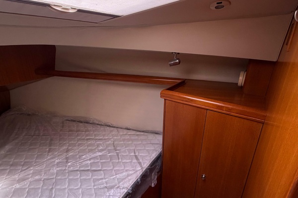 NAUTI CAT 38ft Hunter Yacht For Sale
