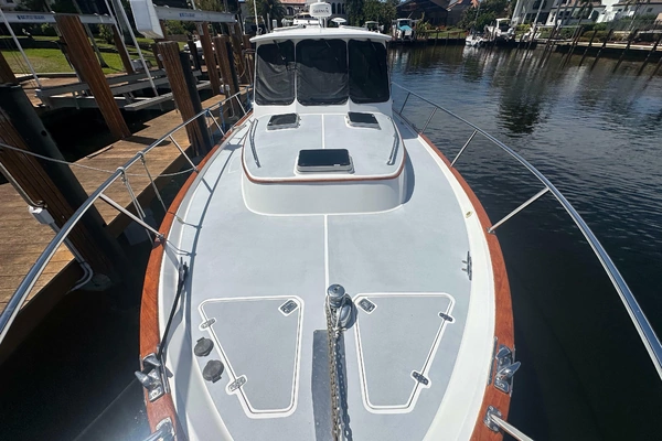 2005 Legacy Yachts 34