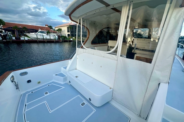 2005 Legacy Yachts 34