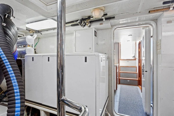 2005 Offshore Yachts 65