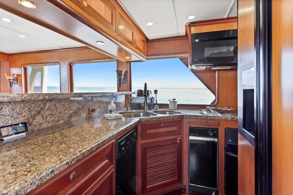 2005 Offshore Yachts 65