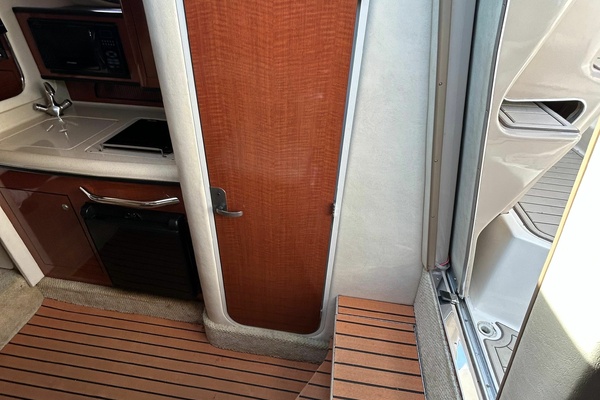 Lake Lovers 31ft Sea Ray Yacht For Sale