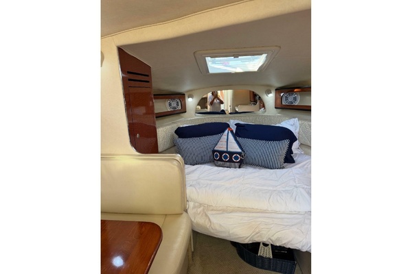 Lake Lovers 31ft Sea Ray Yacht For Sale