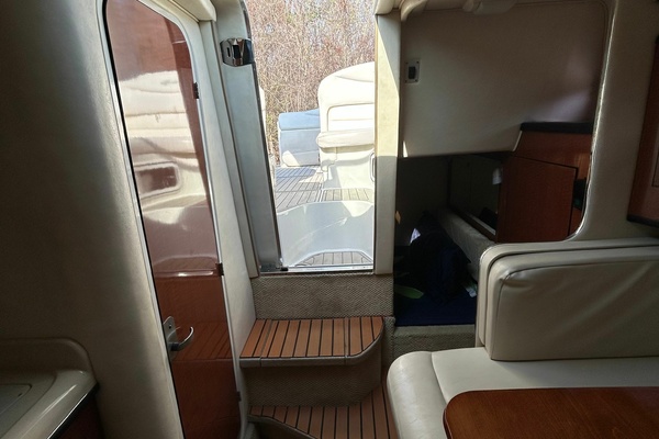 Lake Lovers 31ft Sea Ray Yacht For Sale