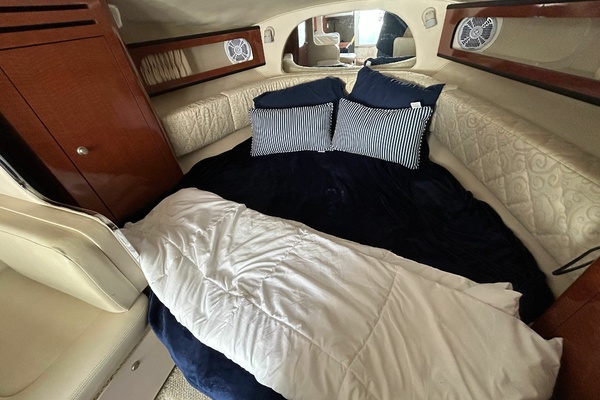 Lake Lovers 31ft Sea Ray Yacht For Sale