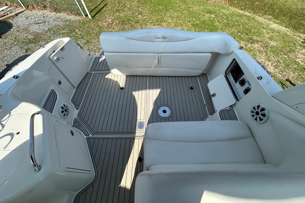 Lake Lovers 31ft Sea Ray Yacht For Sale