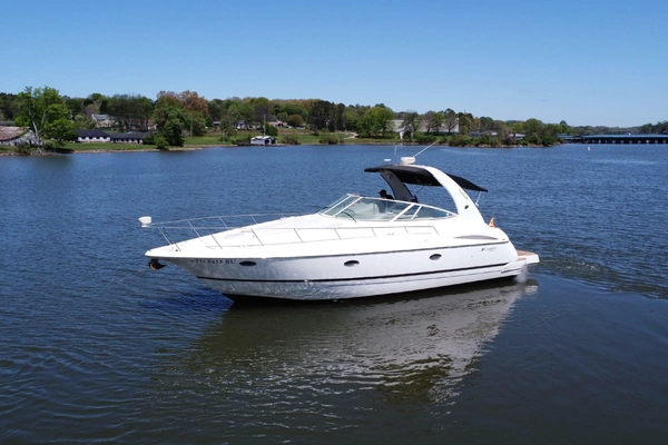 Photo of the 2004 Cruisers Yachts 370 Express