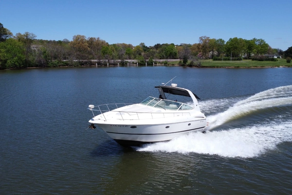 Photo of the 2004 Cruisers Yachts 370 Express