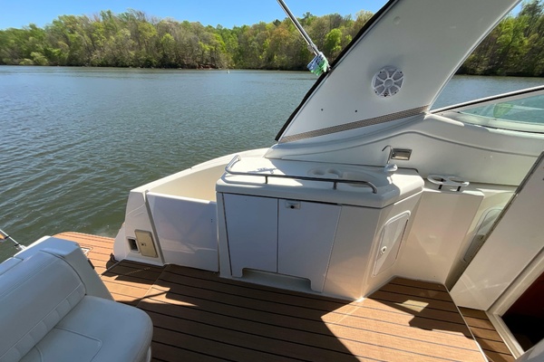 40ft Cruisers Yachts Yacht For Sale