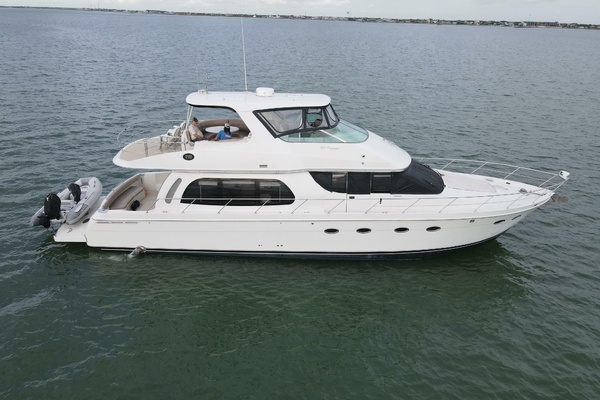 2004 Carver 56