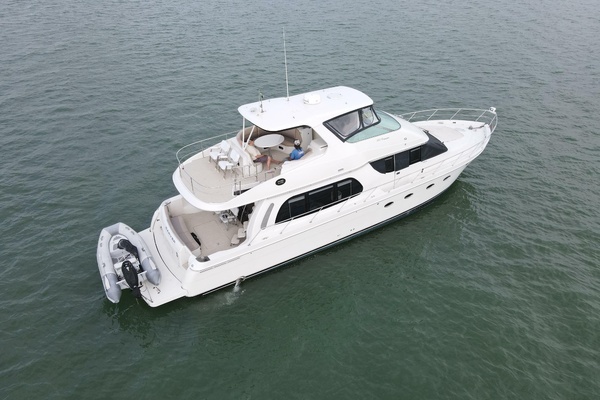 2004 Carver 56