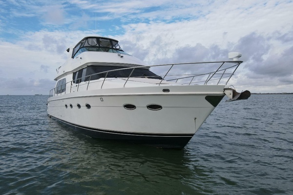 2004 Carver 56