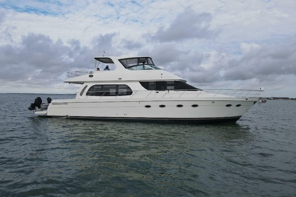 2004 Carver 56