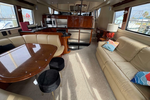 Carlet Vivian IV 56ft Carver Yacht For Sale