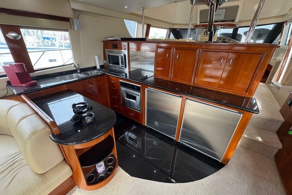 2004 Carver 56